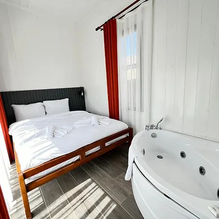 Hotell Aden Garden Çeşme