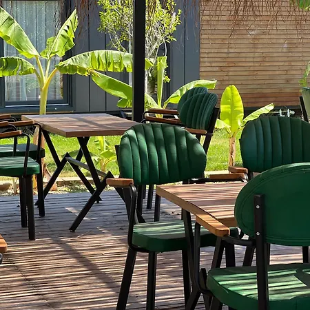 Aden Garden Hotell Çeşme