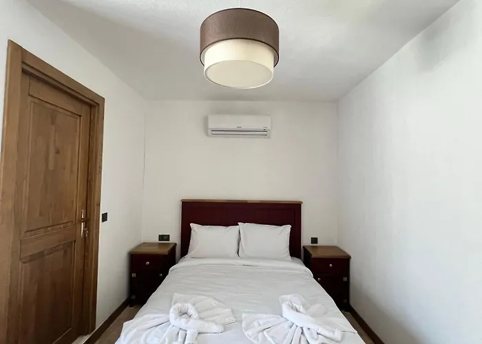 Отель Aden Garden Кешме