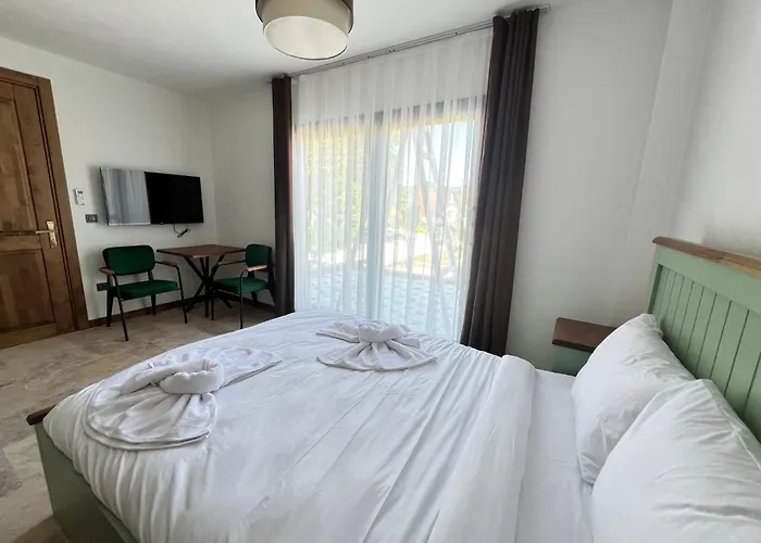 Отель Aden Garden Кешме