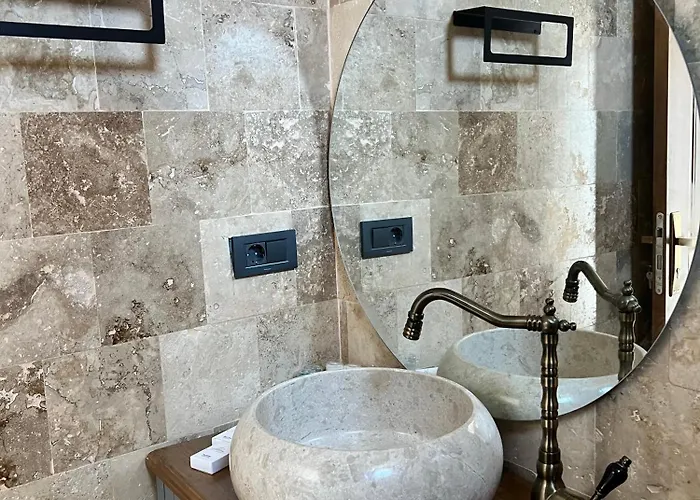 Отель Aden Garden